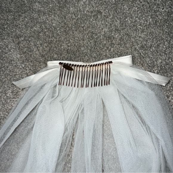 Anthropologie White Bridal Veil - Picture 4 of 4
